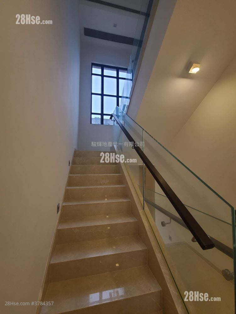 1 Shouson Hill Road East Sell 5+ Bedrooms , 5+ Bathrooms 2,657 ft²