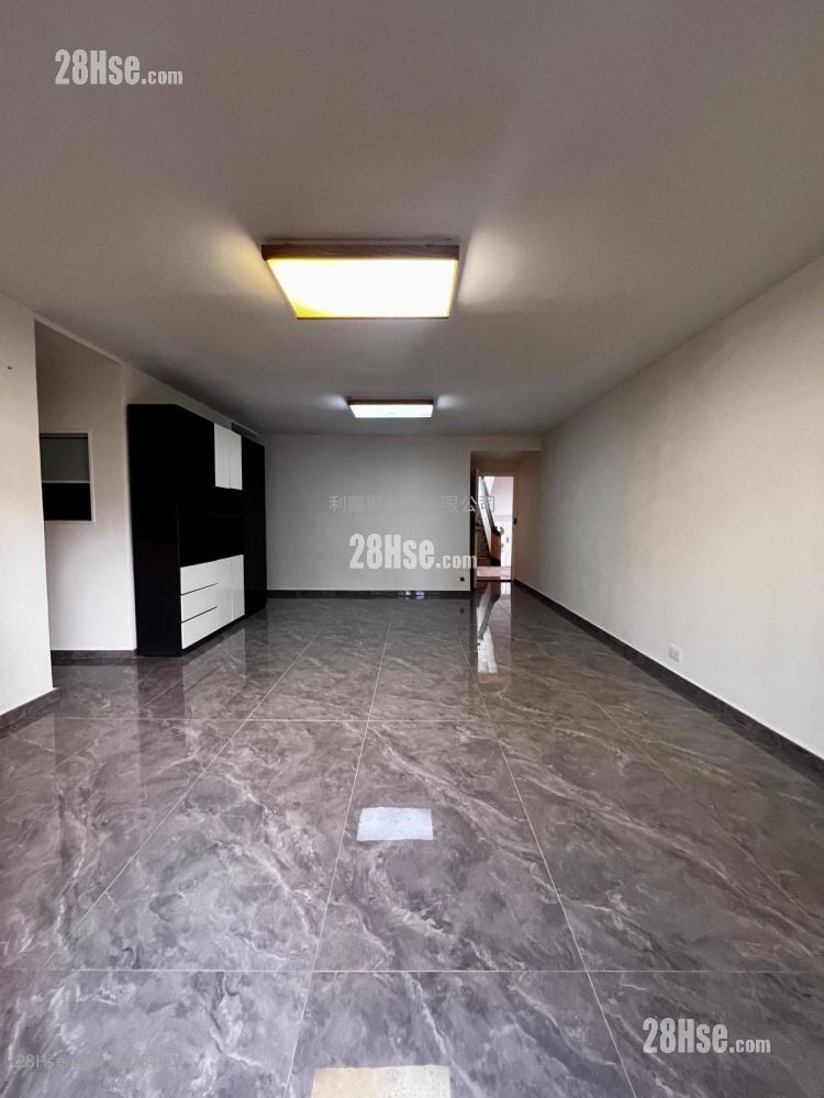 32C Braga Circuit Sell 4 Bedrooms , 2 Bathrooms 1,550 ft²