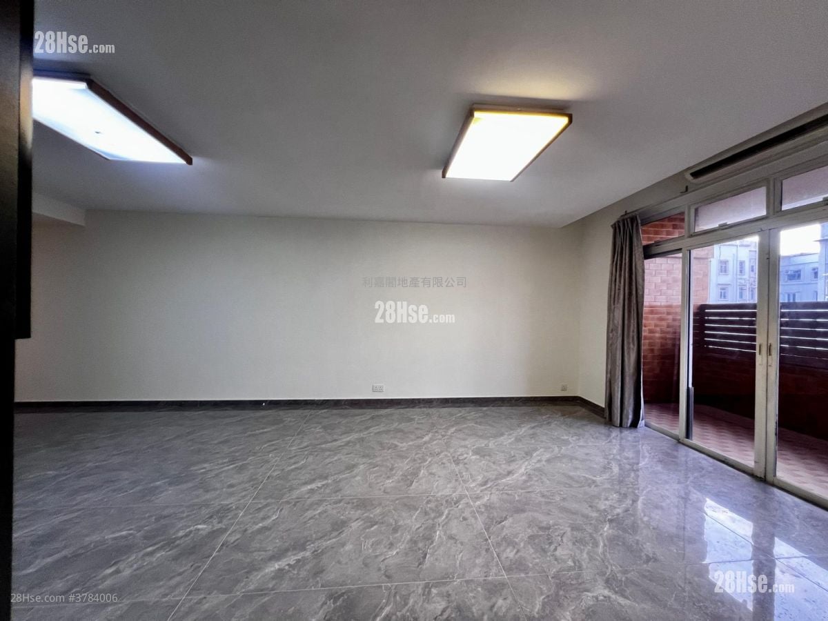 32C Braga Circuit Sell 4 Bedrooms , 2 Bathrooms 1,550 ft²