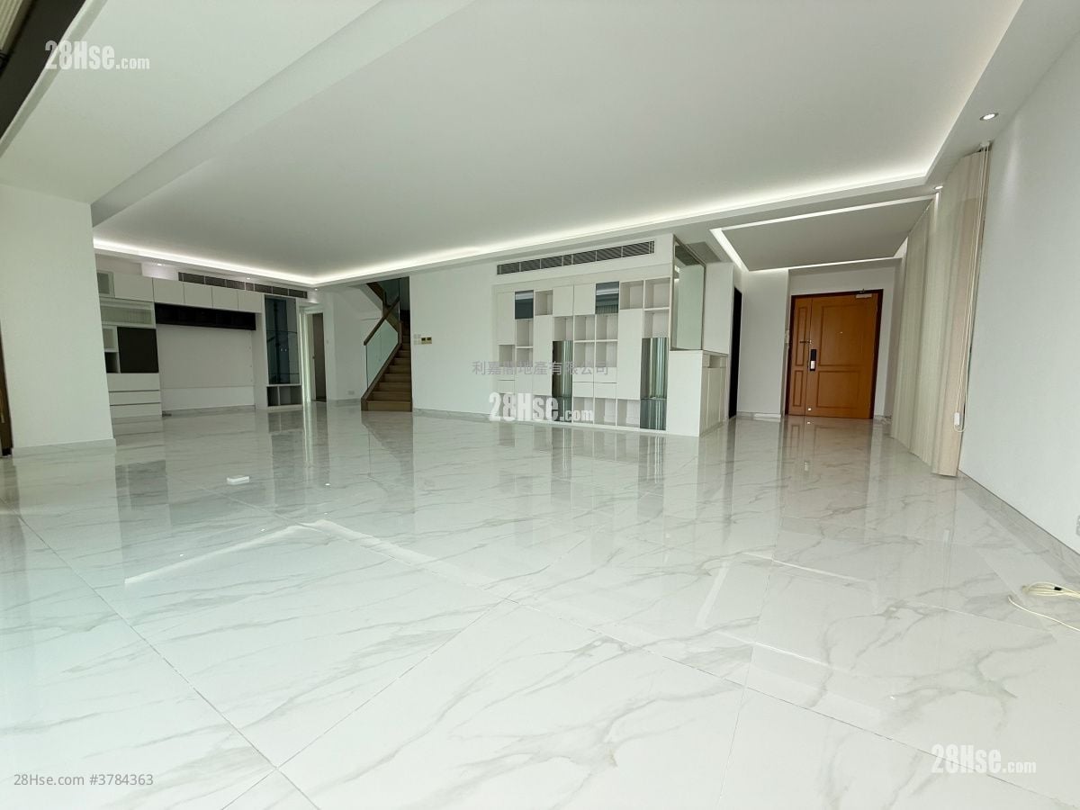 Royal Ascot Rental 4 Bedrooms , 3 Bathrooms 2,478 ft²