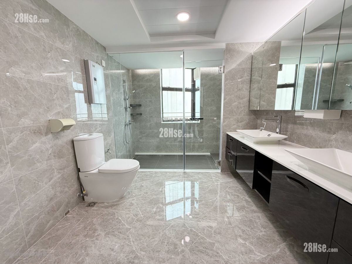 Royal Ascot Rental 4 Bedrooms , 3 Bathrooms 2,478 ft²