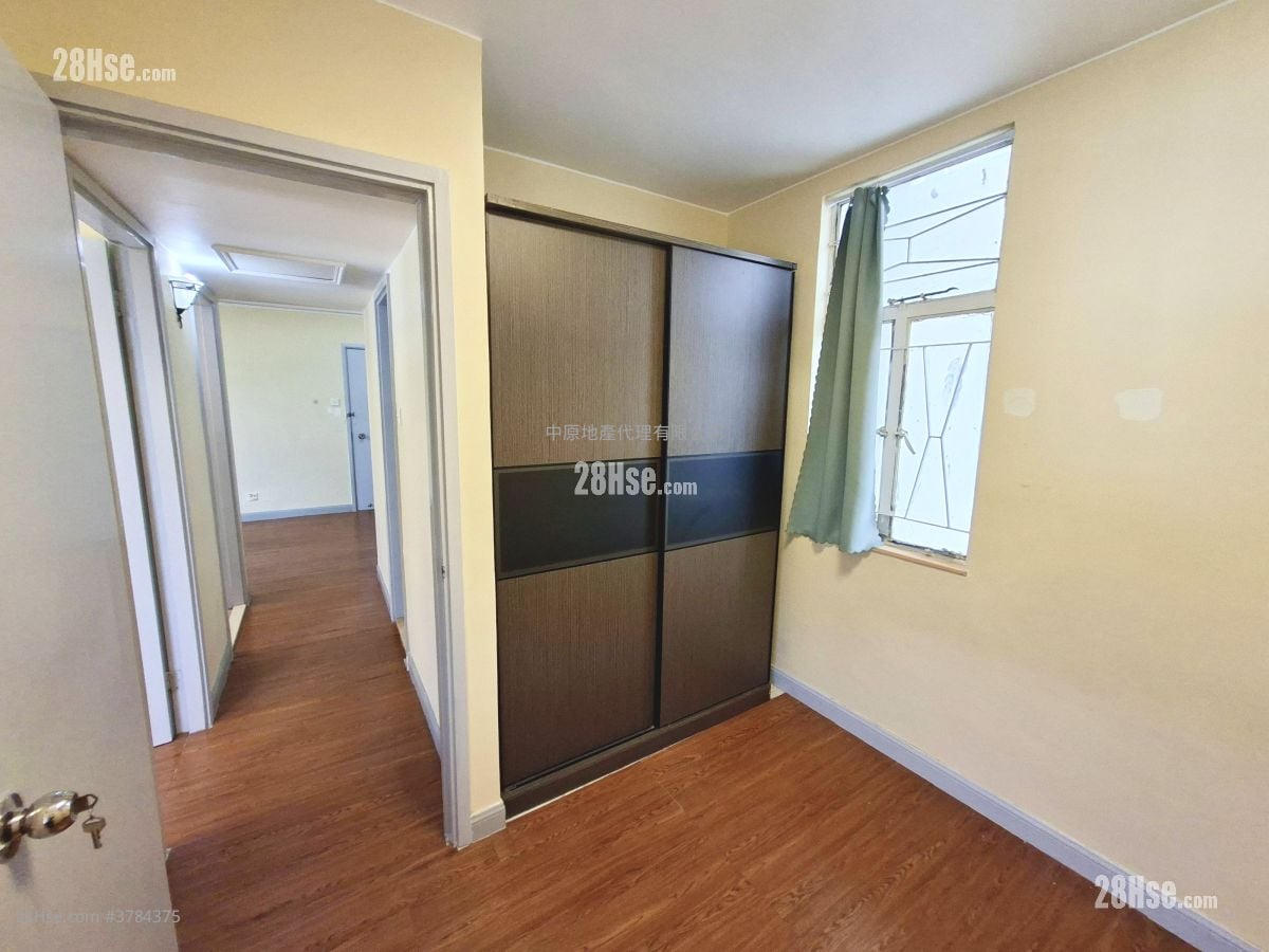 Luk Yeung Sun Chuen Rental 2 Bedrooms , 1 Bathroom 445 ft²