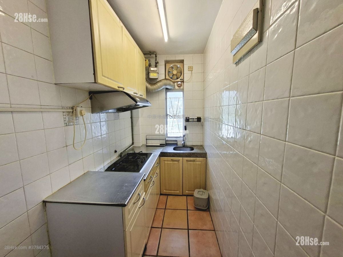 Luk Yeung Sun Chuen Rental 2 Bedrooms , 1 Bathroom 445 ft²