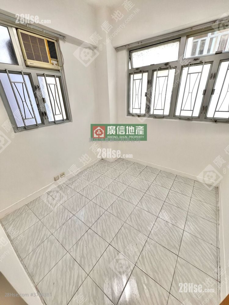Kam Wah Building Sell 2 Bedrooms , 1 Bathroom 372 ft²