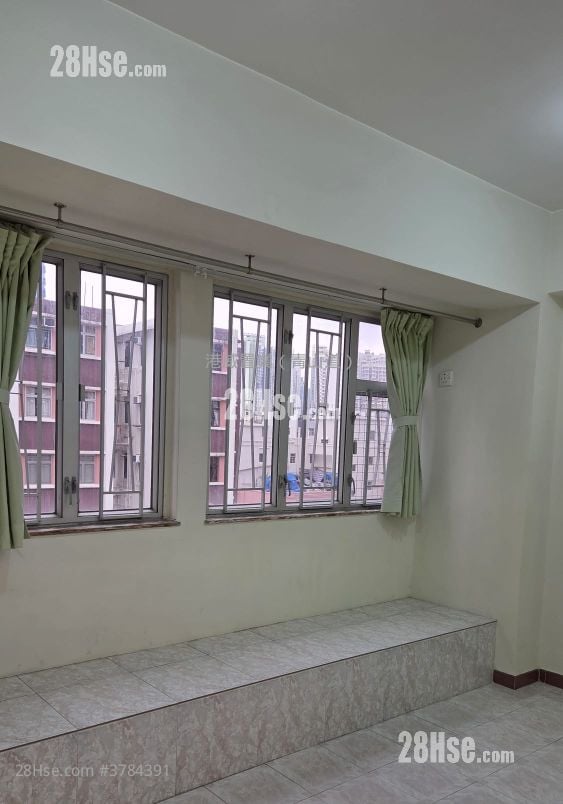 Golden League Building Rental 237 ft²