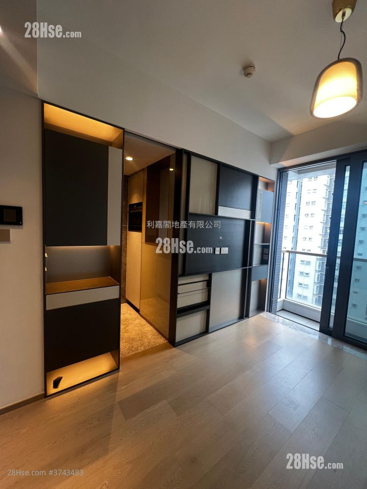 15 Western Street Sell 1 Bathroom 213 ft²