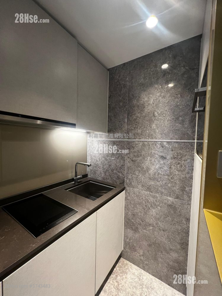 15 Western Street Sell 1 Bathroom 213 ft²