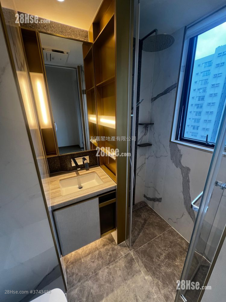 15 Western Street Sell 1 Bathroom 213 ft²