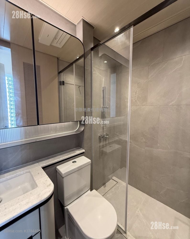 Park Seasons Rental 325 ft²