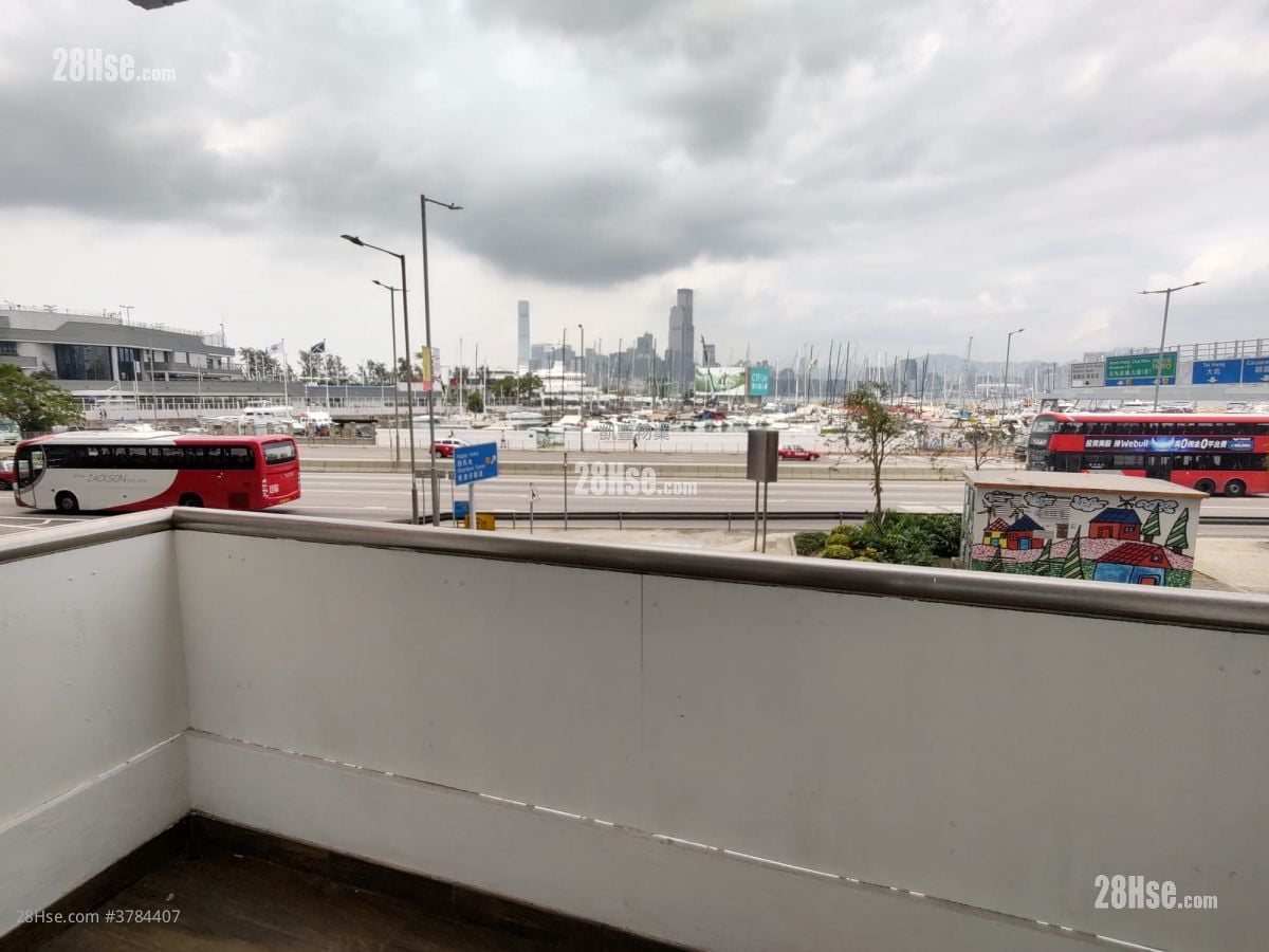 Riviera Mansion Rental 3 Bedrooms , 2 Bathrooms 1,068 ft²