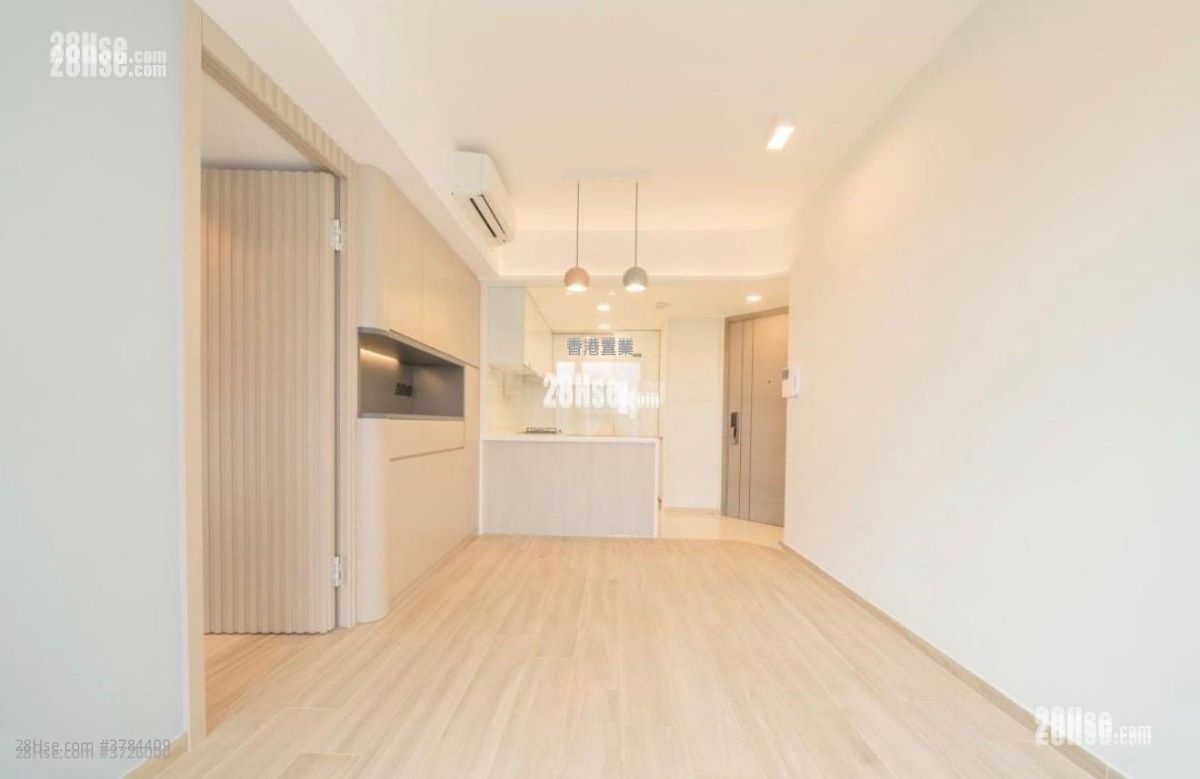 Sea To Sky Sell 2 Bedrooms , 1 Bathroom 468 ft²