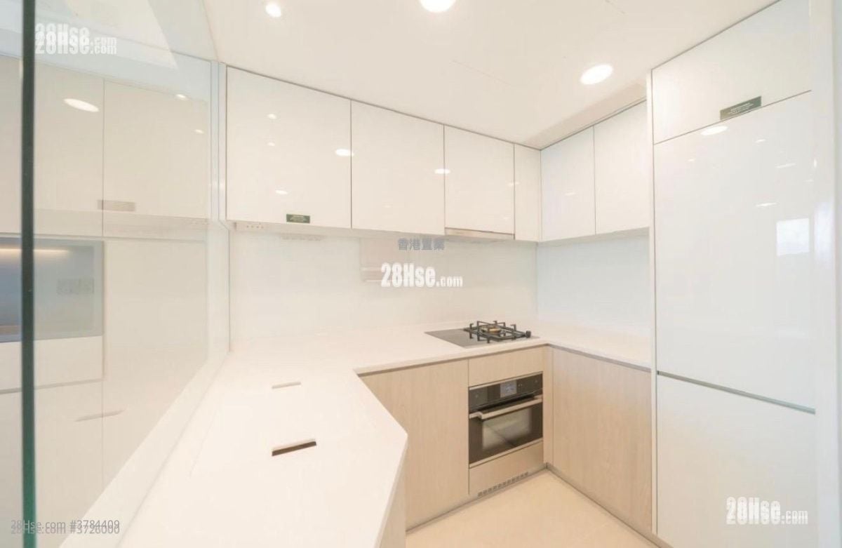 Sea To Sky Sell 2 Bedrooms , 1 Bathroom 468 ft²