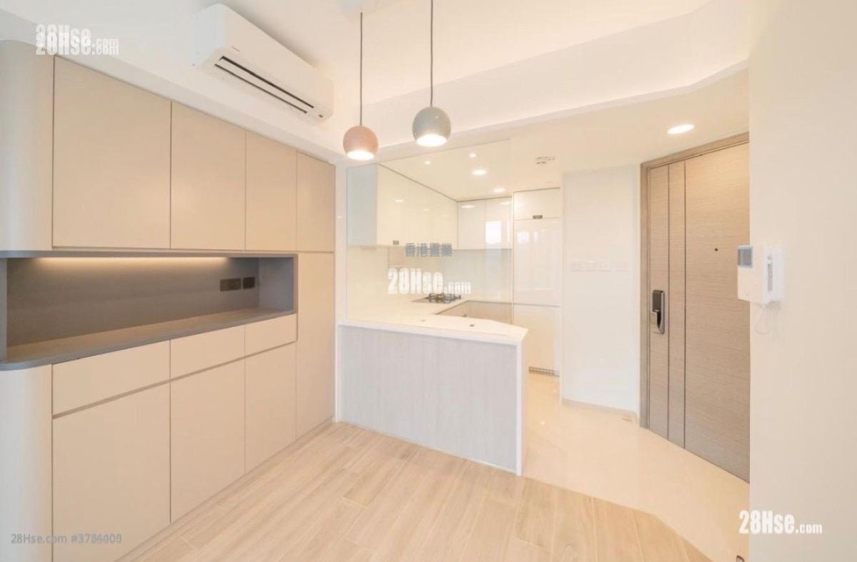 Sea To Sky Sell 2 Bedrooms , 1 Bathroom 468 ft²