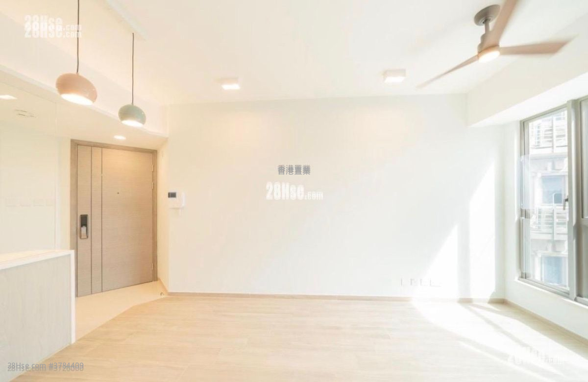 Sea To Sky Sell 2 Bedrooms , 1 Bathroom 468 ft²