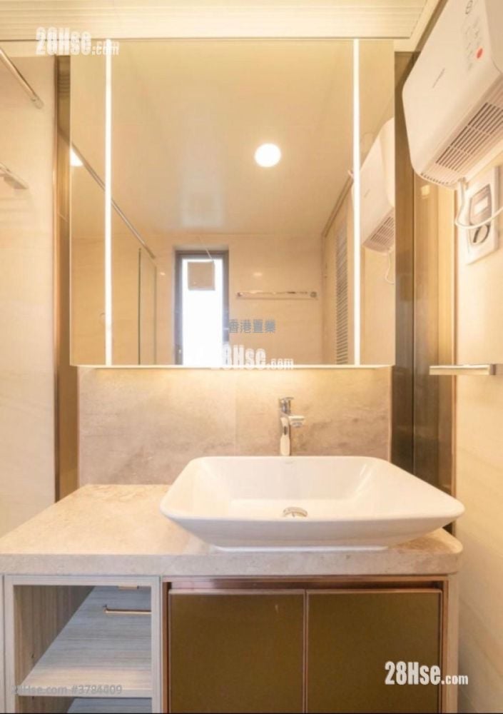 Sea To Sky Sell 2 Bedrooms , 1 Bathroom 468 ft²