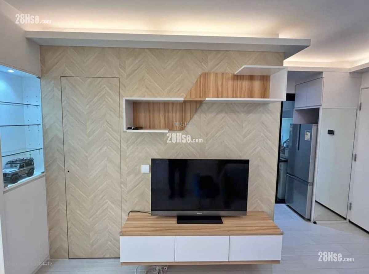 Kam Fai Court Sell 2 Bedrooms , 1 Bathroom 381 ft²