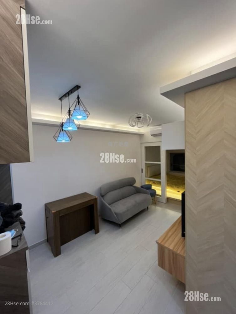 Kam Fai Court Sell 2 Bedrooms , 1 Bathroom 381 ft²