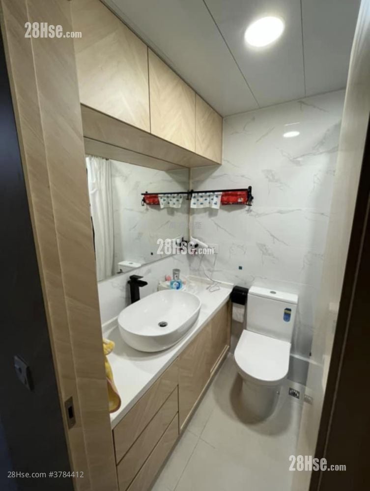 Kam Fai Court Sell 2 Bedrooms , 1 Bathroom 381 ft²