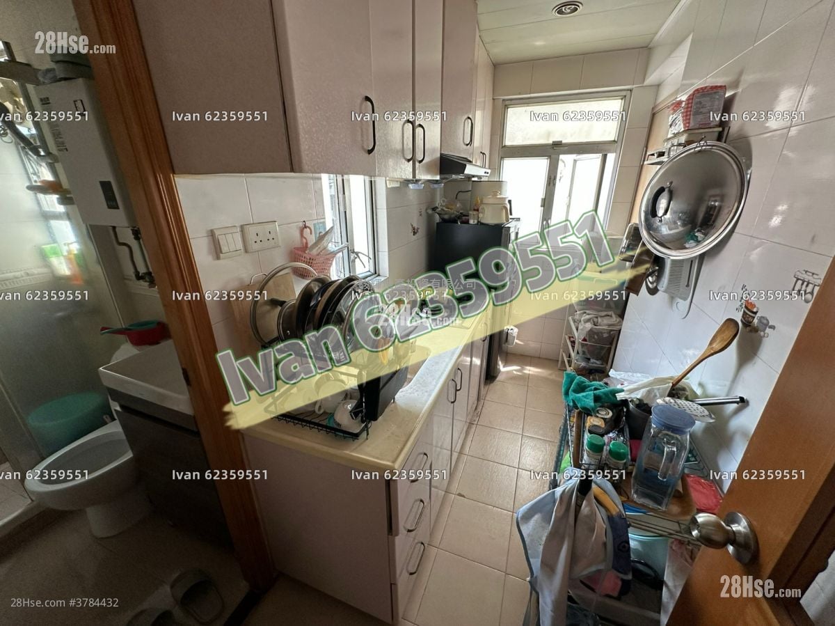 Kai Yee Court Sell 2 Bedrooms , 1 Bathroom 313 ft²