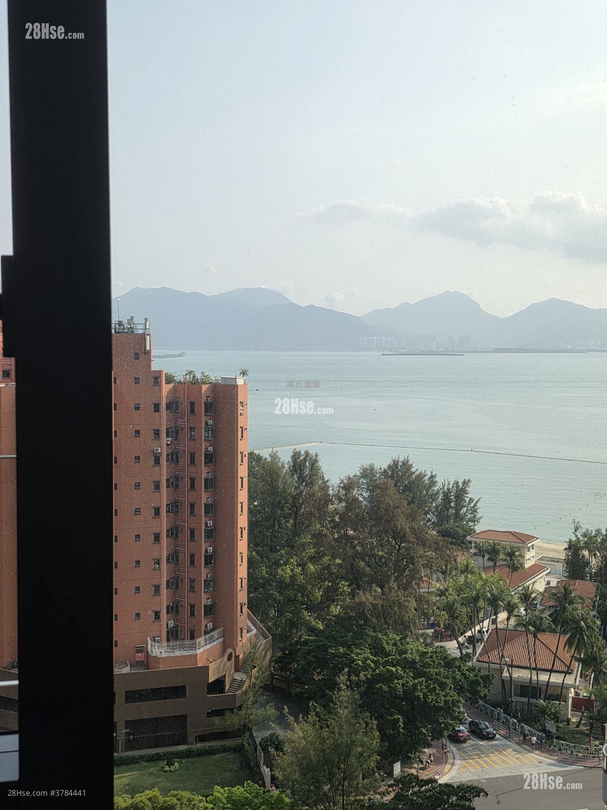 Gold Coast Bay Sell 2 Bedrooms , 1 Bathroom 447 ft²