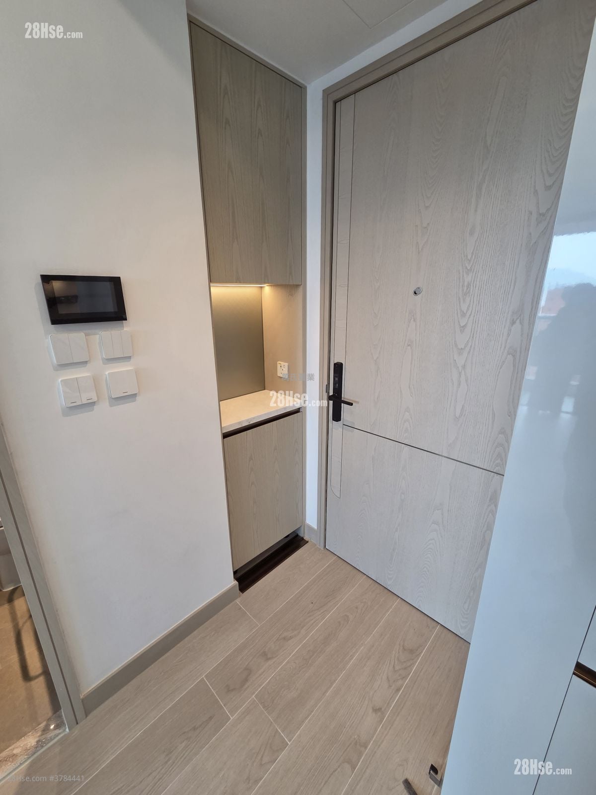 Gold Coast Bay Sell 2 Bedrooms , 1 Bathroom 447 ft²