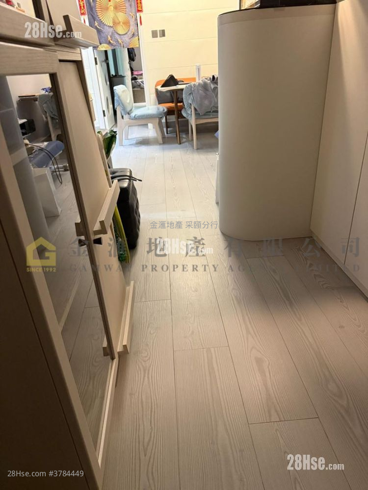 Kingsford Terrace Sell 3 Bedrooms , 1 Bathroom 592 ft²