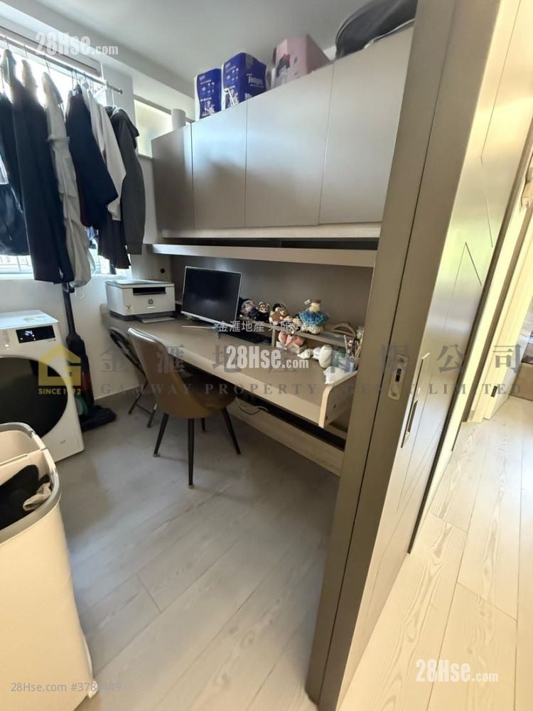 Kingsford Terrace Sell 3 Bedrooms , 1 Bathroom 592 ft²