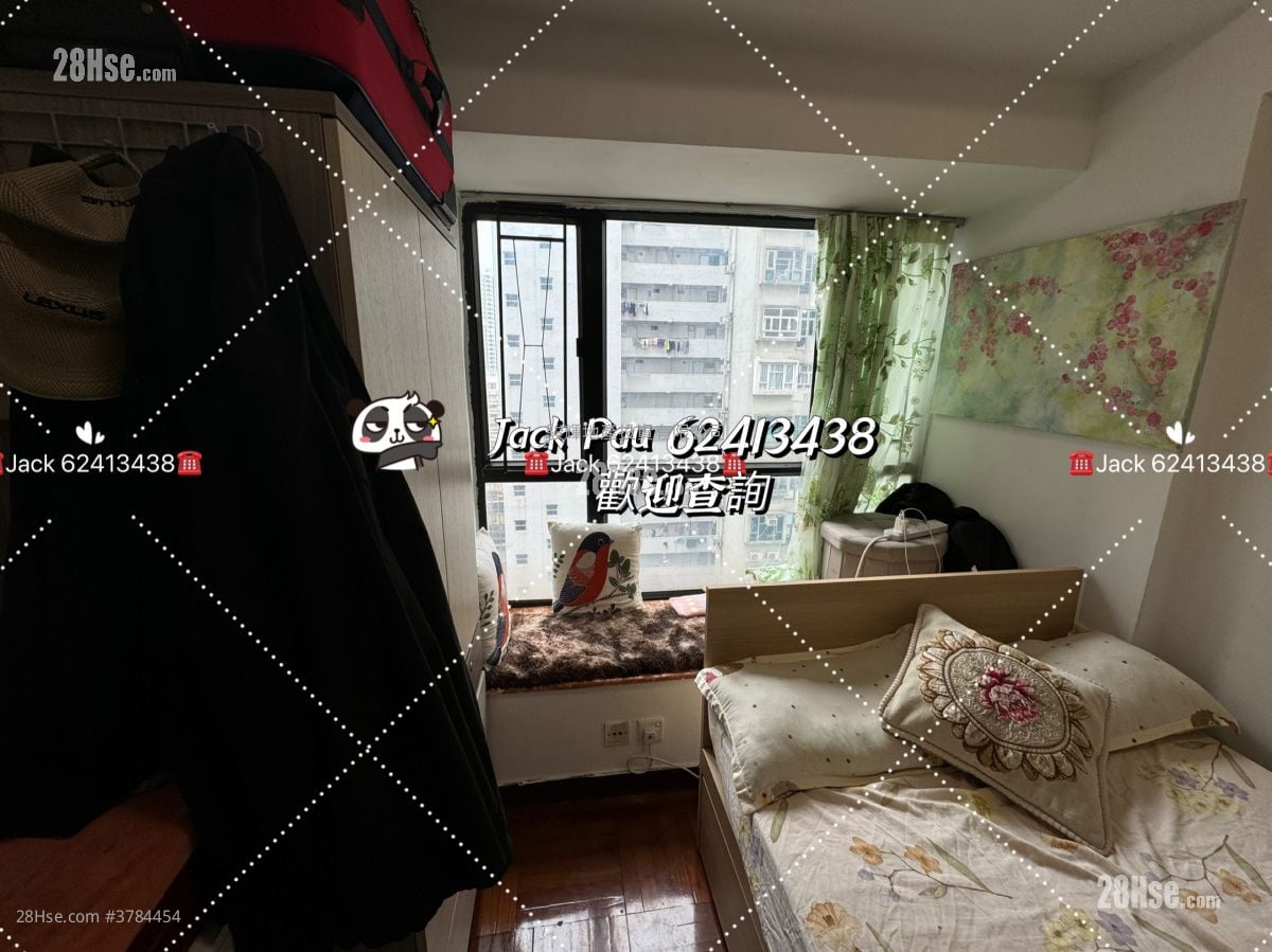 Tak Cheong Court Sell 2 Bedrooms , 1 Bathroom 354 ft²