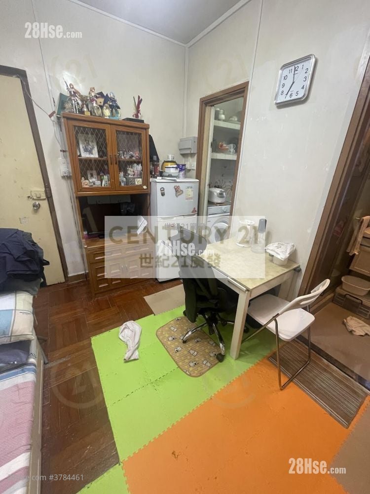 Lauren Court Sell 2 Bedrooms , 1 Bathroom 267 ft²