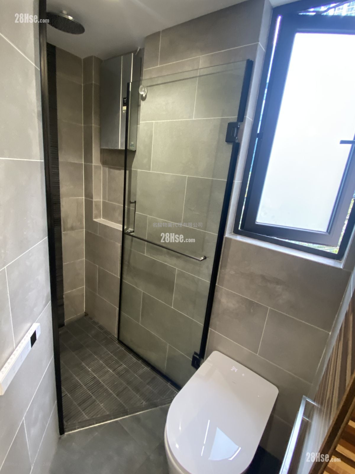 富利来大厦 租盘 1 房 , 1 浴室 225 平方尺