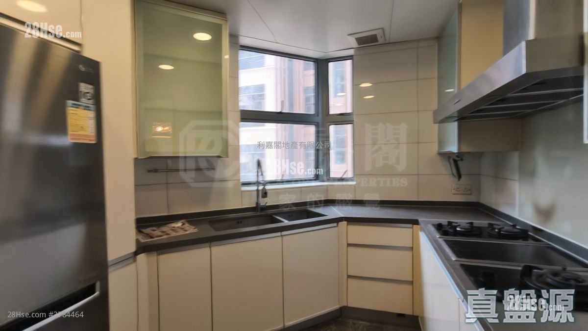 The Palazzo Sell 4 Bedrooms , 4 Bathrooms 1,444 ft²