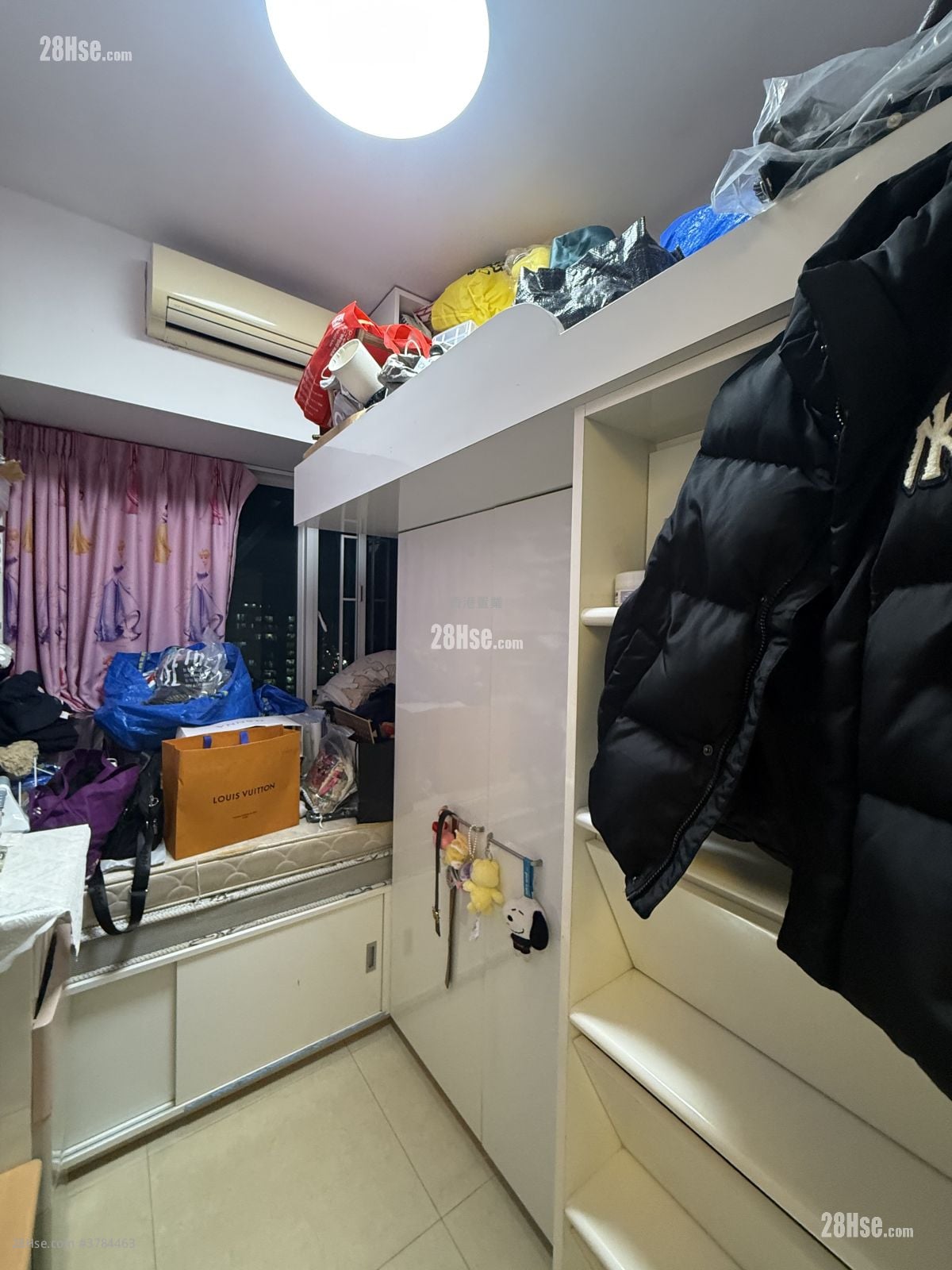 The Capitol Sell 3 Bedrooms , 1 Bathroom 680 ft²