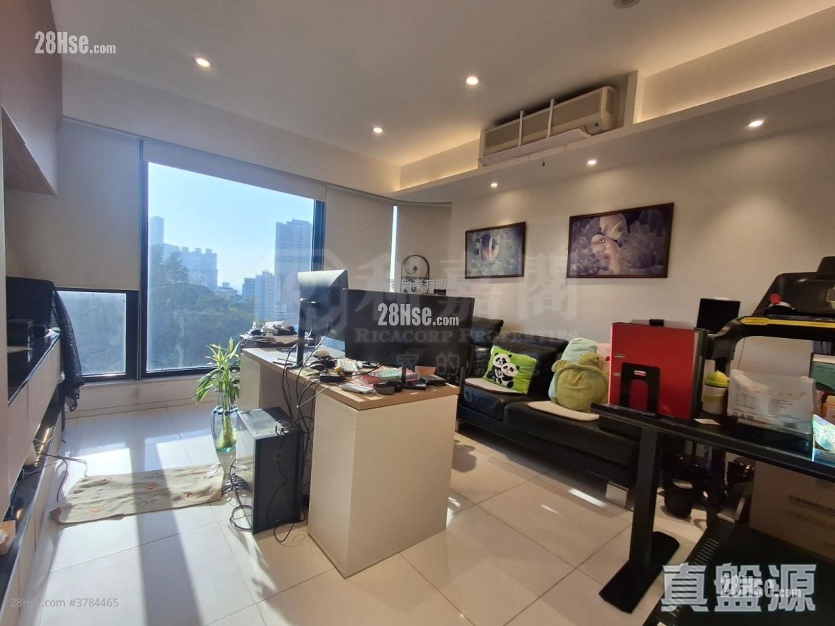 King's Park Hill Sell 2 Bedrooms , 3 Bathrooms 1,230 ft²