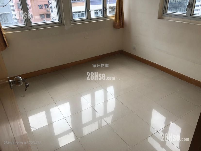 Lai Yin Building Sell 3 Bedrooms , 1 Bathroom 662 ft²
