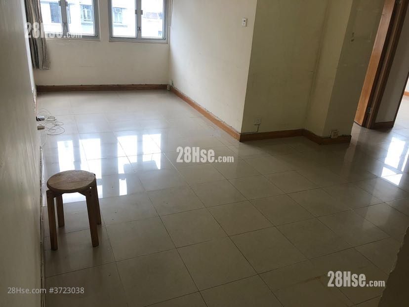 Lai Yin Building Sell 3 Bedrooms , 1 Bathroom 662 ft²