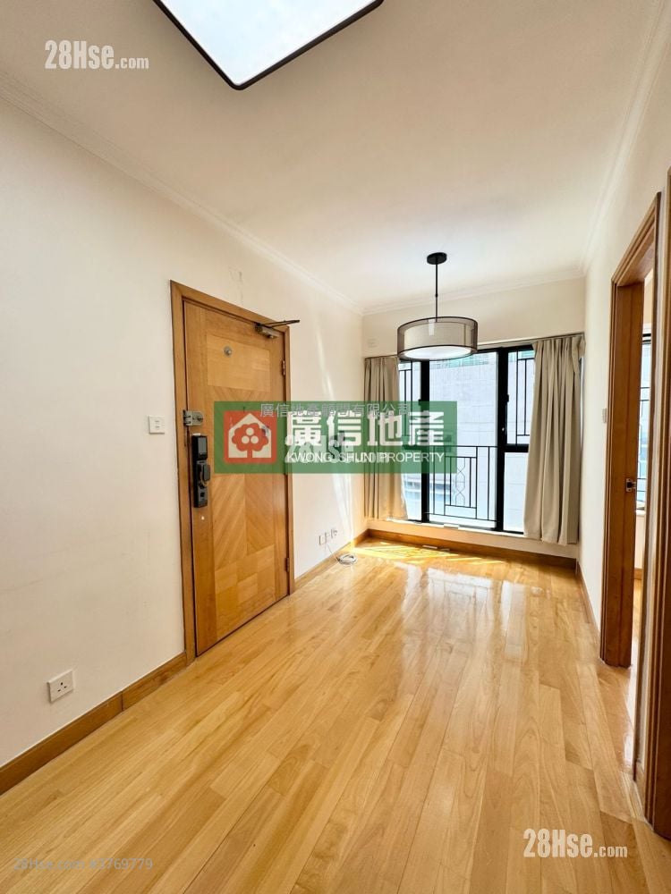 Legend Court Sell 2 Bedrooms , 1 Bathroom 307 ft²