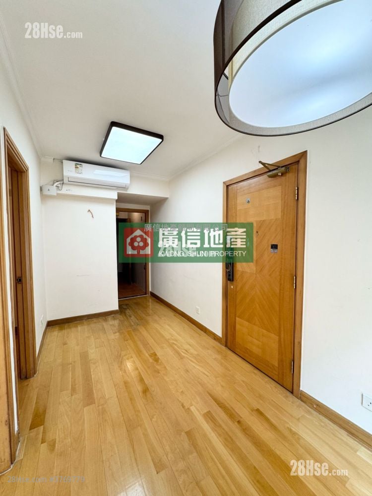 Legend Court Sell 2 Bedrooms , 1 Bathroom 307 ft²