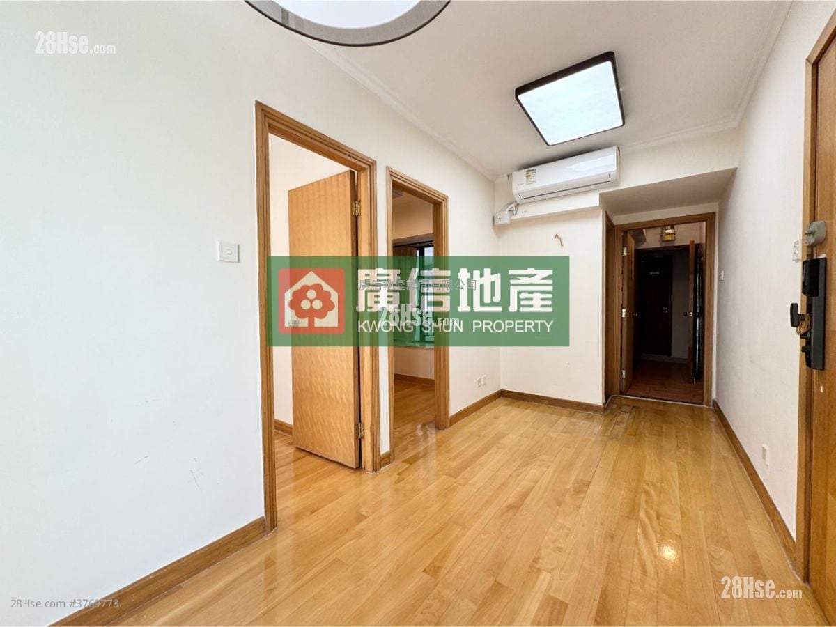 Legend Court Sell 2 Bedrooms , 1 Bathroom 307 ft²