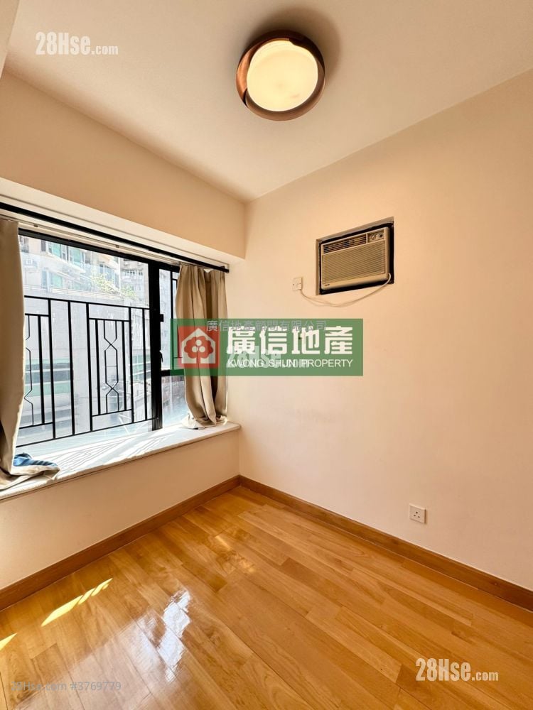 Legend Court Sell 2 Bedrooms , 1 Bathroom 307 ft²