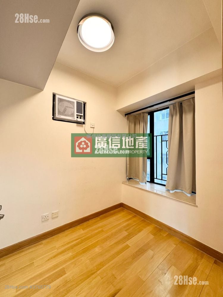 Legend Court Sell 2 Bedrooms , 1 Bathroom 307 ft²