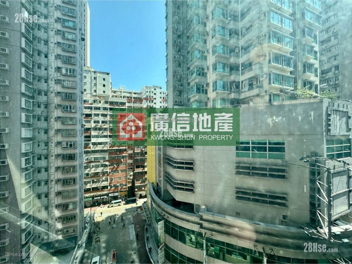 Legend Court Sell 2 Bedrooms , 1 Bathroom 307 ft²