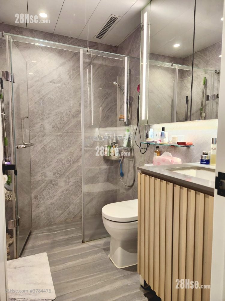 Chelsea Court Sell 2 Bedrooms , 1 Bathroom 452 ft²