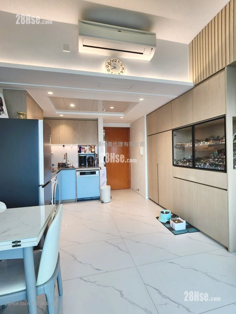 Chelsea Court Sell 2 Bedrooms , 1 Bathroom 452 ft²