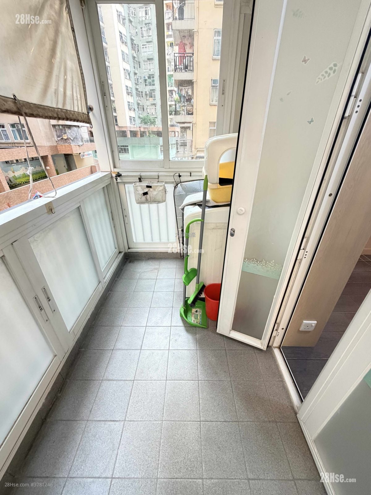 Mei Foo Sun Chuen Rental 2 Bedrooms , 2 Bathrooms 752 ft²