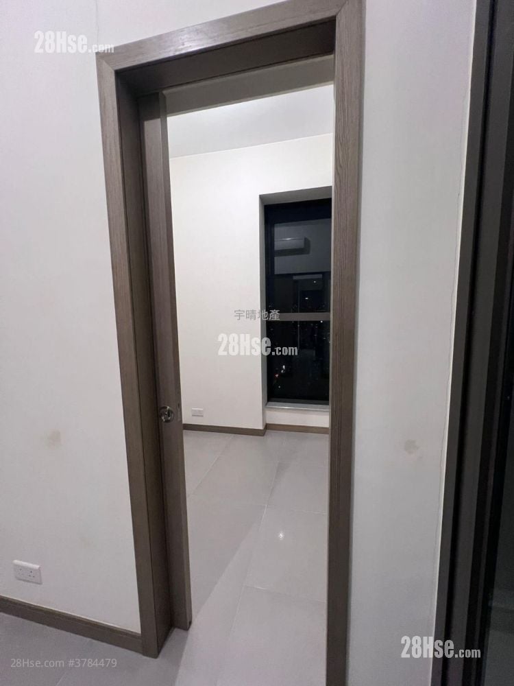 AVA228 租盘 1 房 , 1 浴室 249 平方尺