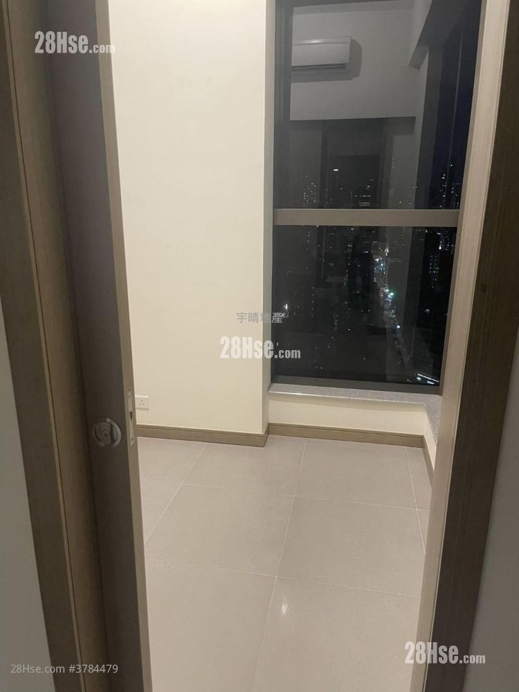 AVA228 租盘 1 房 , 1 浴室 249 平方尺