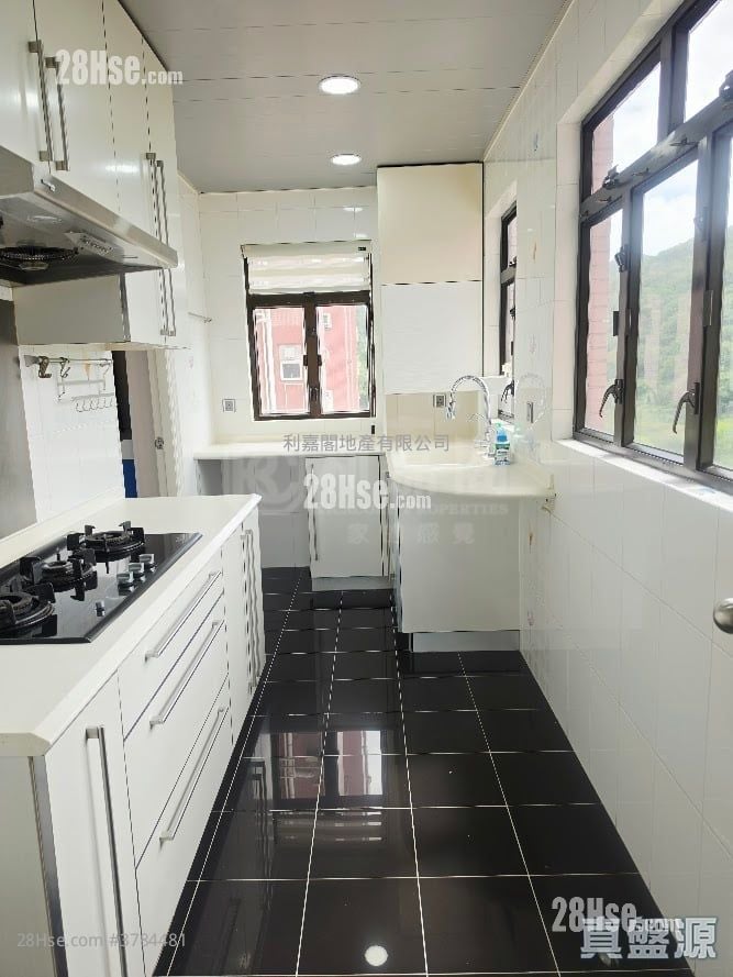 Evelyn Towers Sell 3 Bedrooms , 2 Bathrooms 1,065 ft²