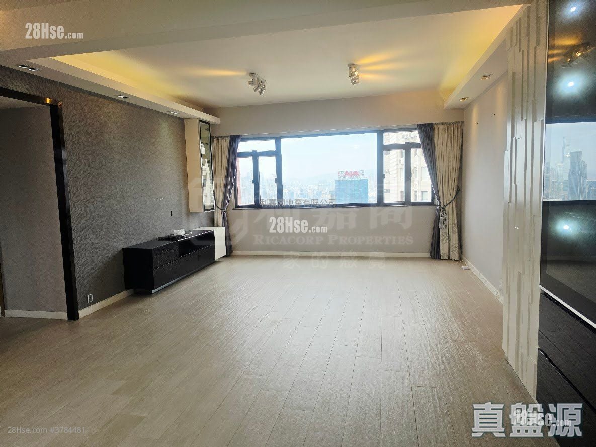 Evelyn Towers Sell 3 Bedrooms , 2 Bathrooms 1,065 ft²