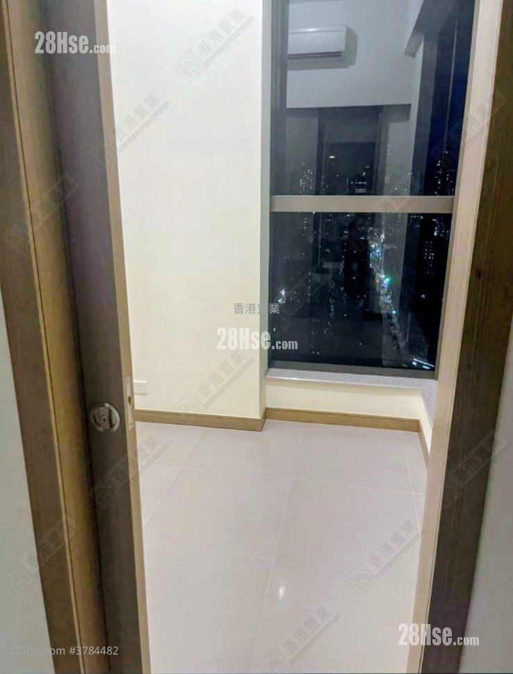 AVA228 租盘 1 房 , 1 浴室 249 平方尺