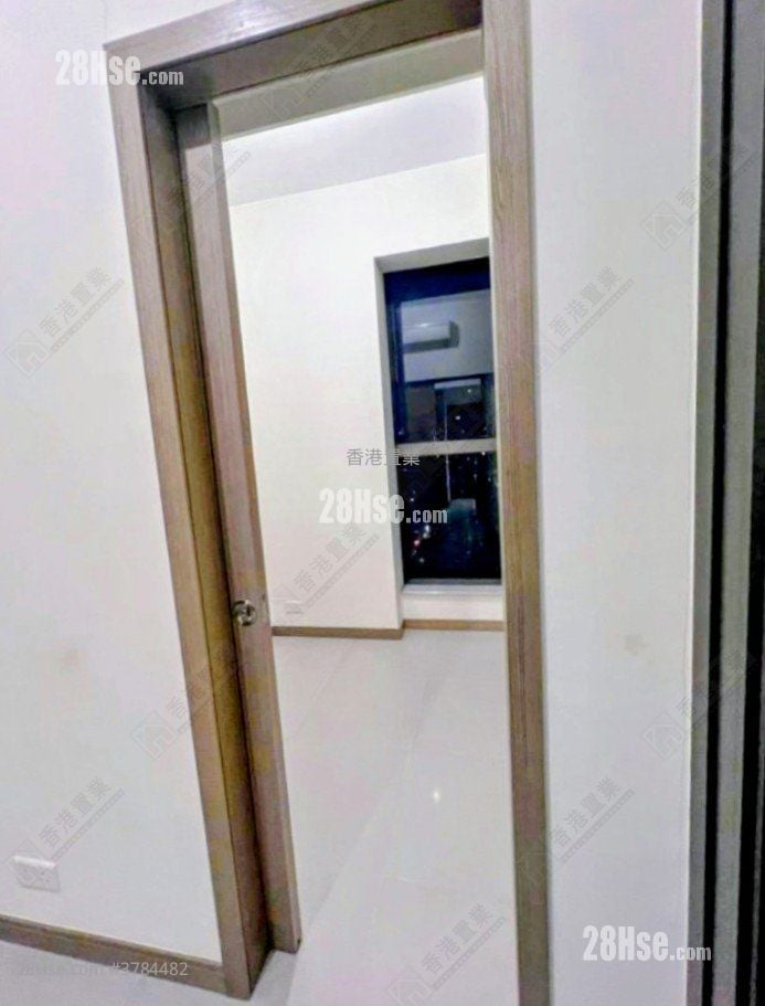 AVA228 租盘 1 房 , 1 浴室 249 平方尺